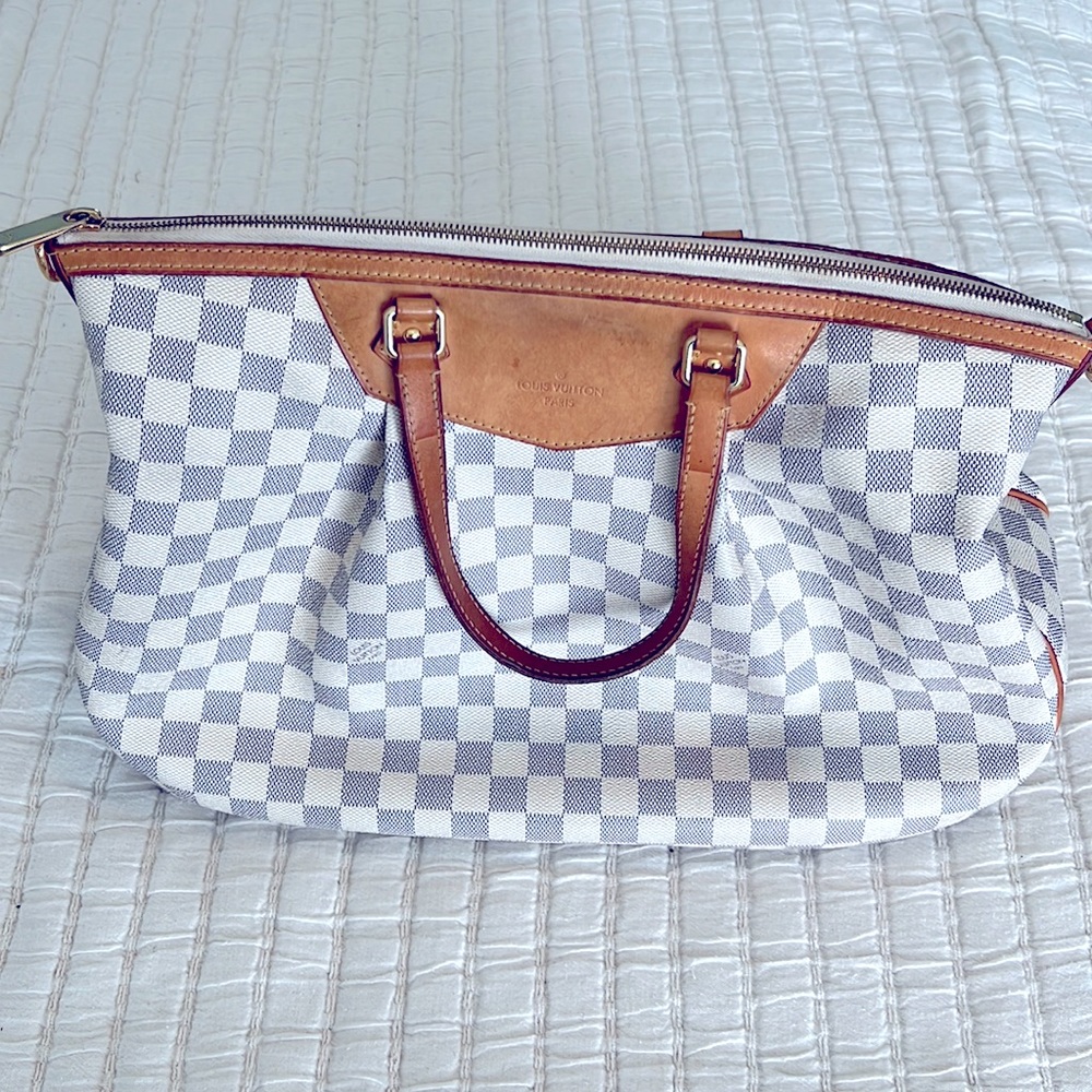 Absolutely stunning Large Luis Vuitton Damier Bag